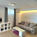 Villa Ax